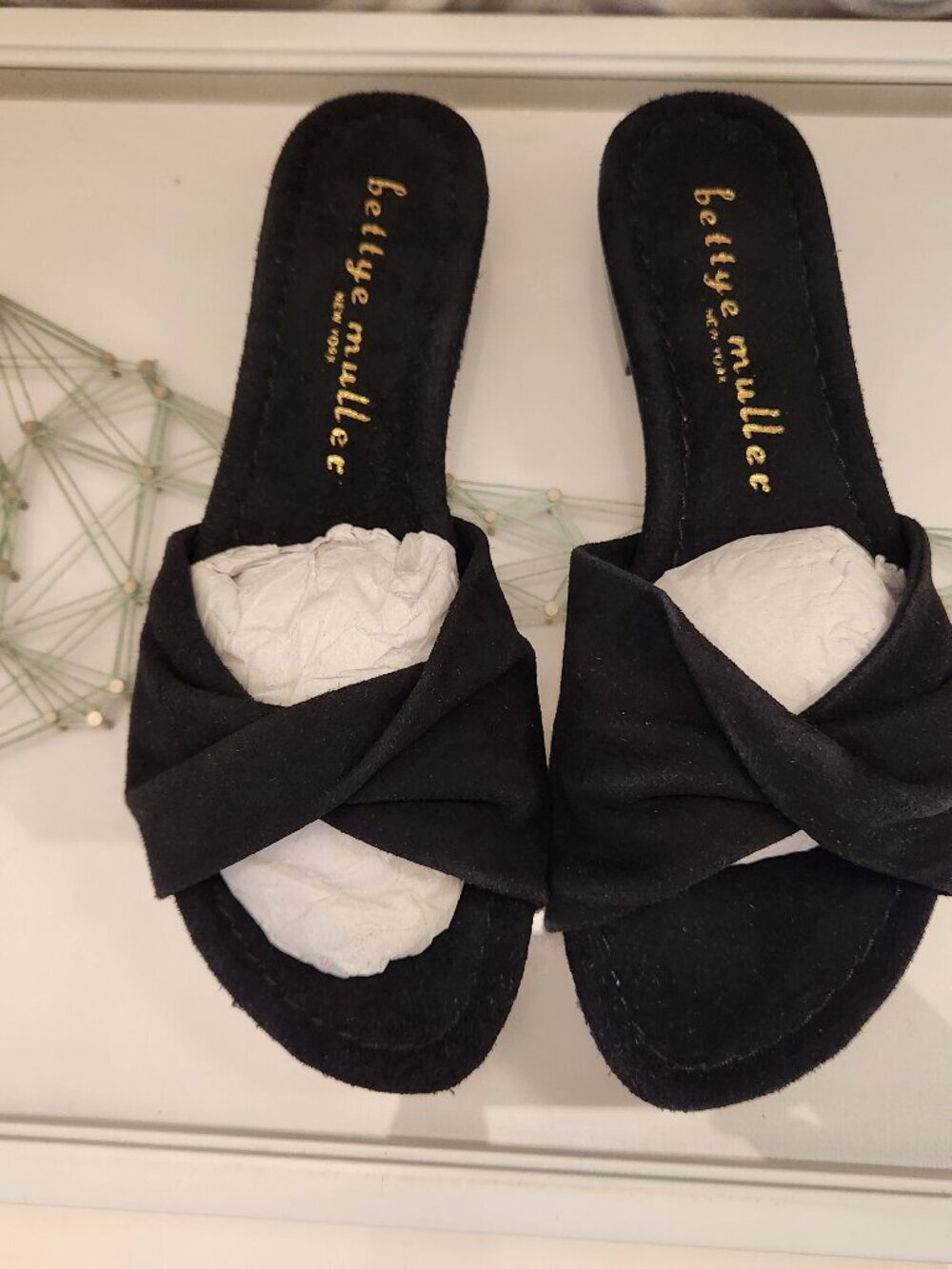 Bettye Muller NY Black Suede Twist Knot "Score" slides. NIB. Size 6.5 - Picture 3 of 9
